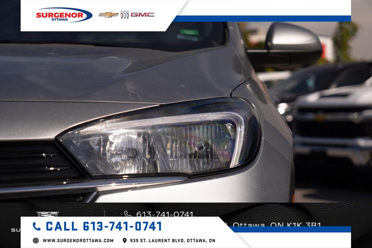 2023 Buick Encore GX SELECT Photo