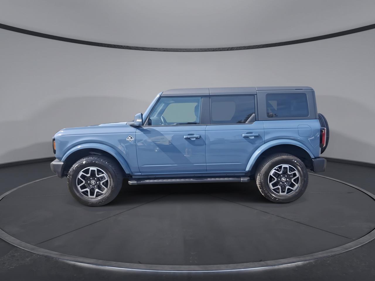 2024 Ford Bronco Outer Banks Photo0