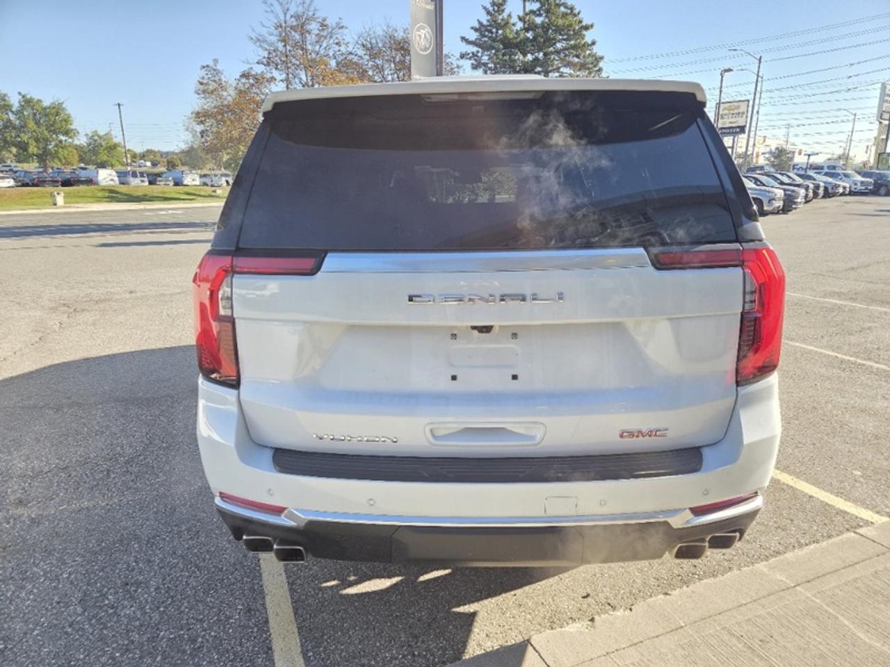 2026 GMC Yukon XL Denali   6.2L V8 | PANORAMIC SUNROOF | POWER STEPS | 22" WHEELS | MAGNETIC RIDE CONTROL Photo