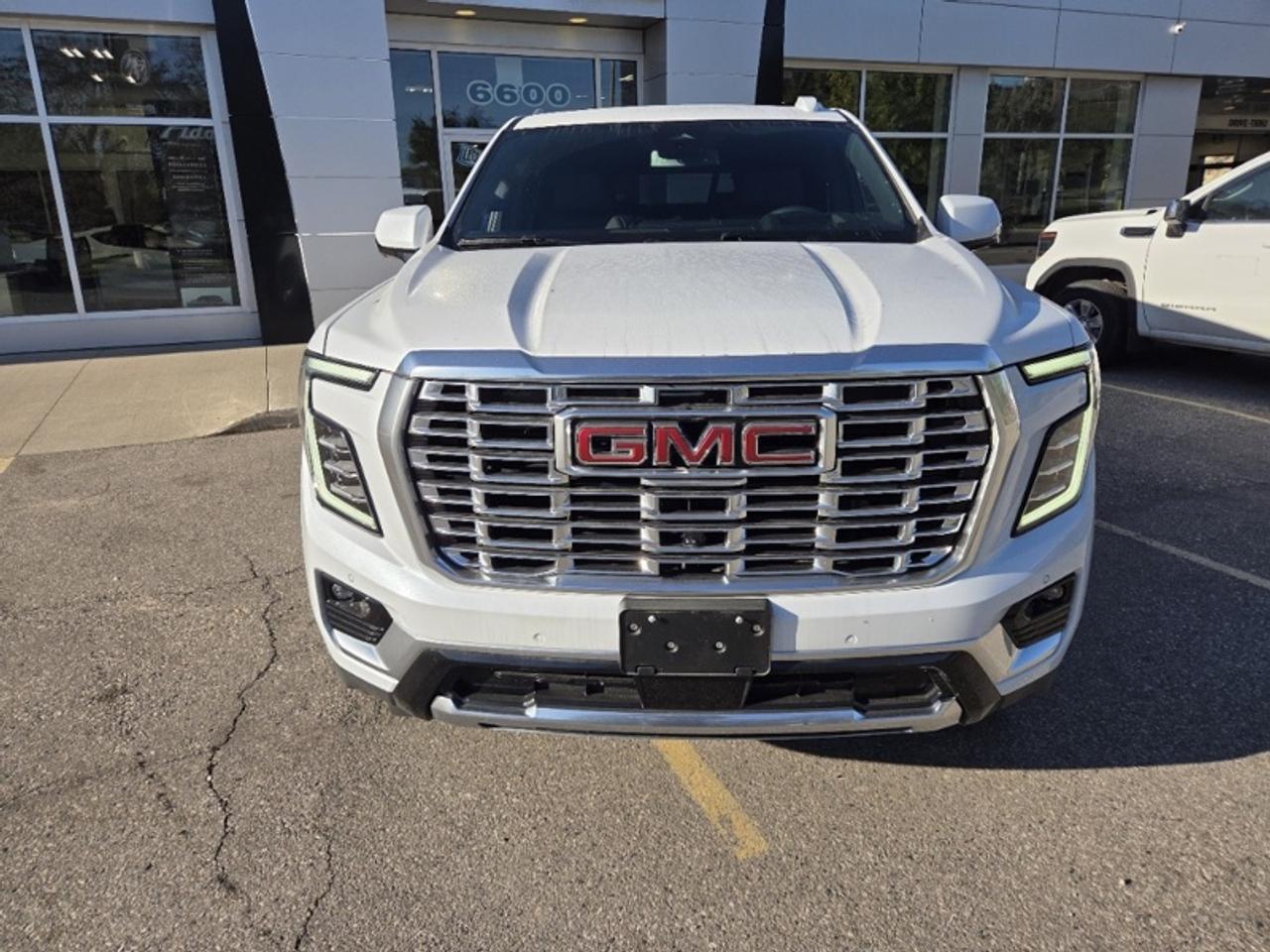 2026 GMC Yukon XL Denali   6.2L V8 | PANORAMIC SUNROOF | POWER STEPS | 22" WHEELS | MAGNETIC RIDE CONTROL Photo5