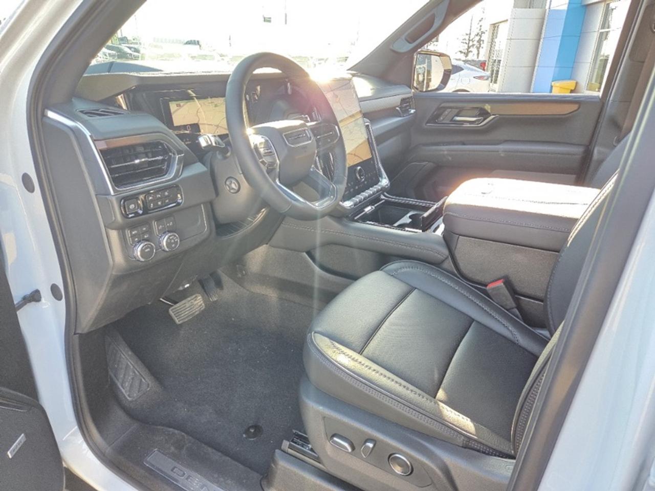 2026 GMC Yukon XL Denali   6.2L V8 | PANORAMIC SUNROOF | POWER STEPS | 22" WHEELS | MAGNETIC RIDE CONTROL Photo