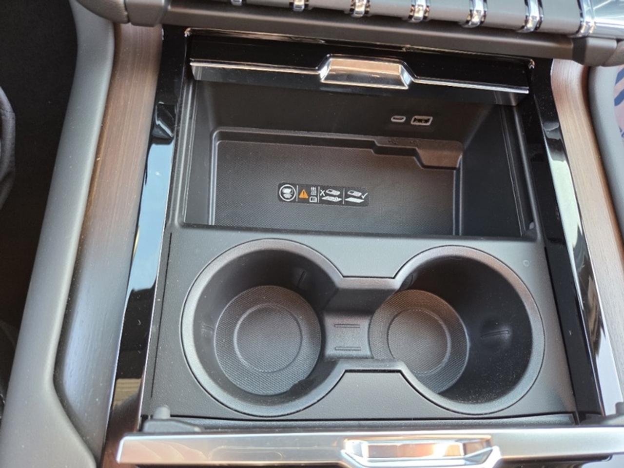 2026 GMC Yukon XL Denali   6.2L V8 | PANORAMIC SUNROOF | POWER STEPS | 22" WHEELS | MAGNETIC RIDE CONTROL Photo