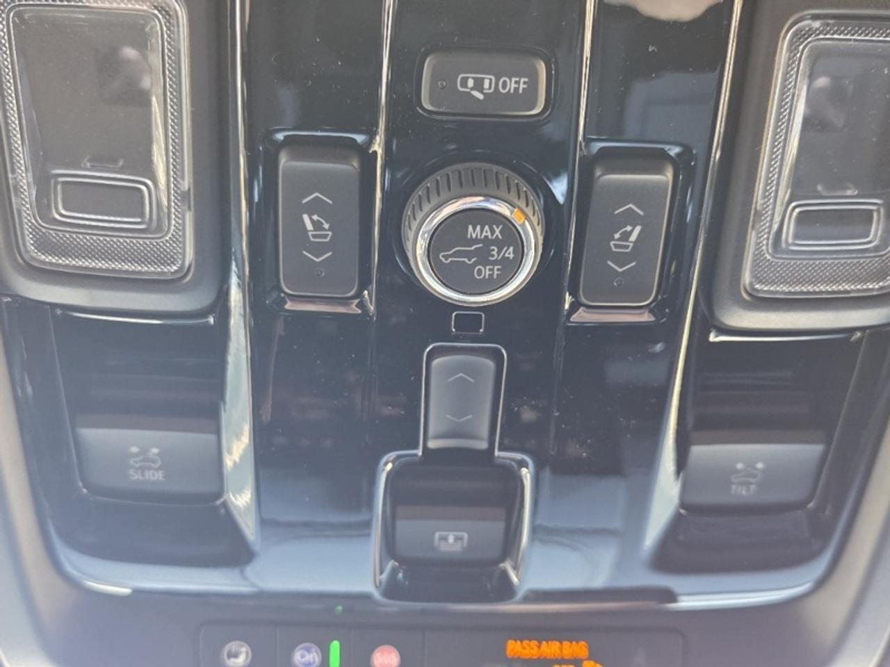 2026 GMC Yukon XL Denali   6.2L V8 | PANORAMIC SUNROOF | POWER STEPS | 22" WHEELS | MAGNETIC RIDE CONTROL Photo