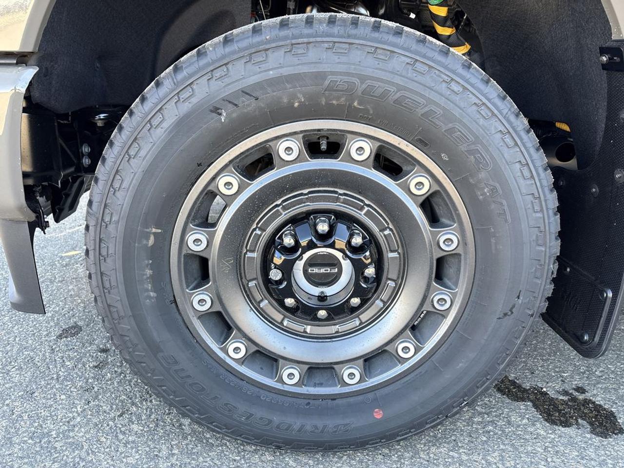 2027 Ford F-350 Super Duty SRW XLT 8' Box 613A Photo2