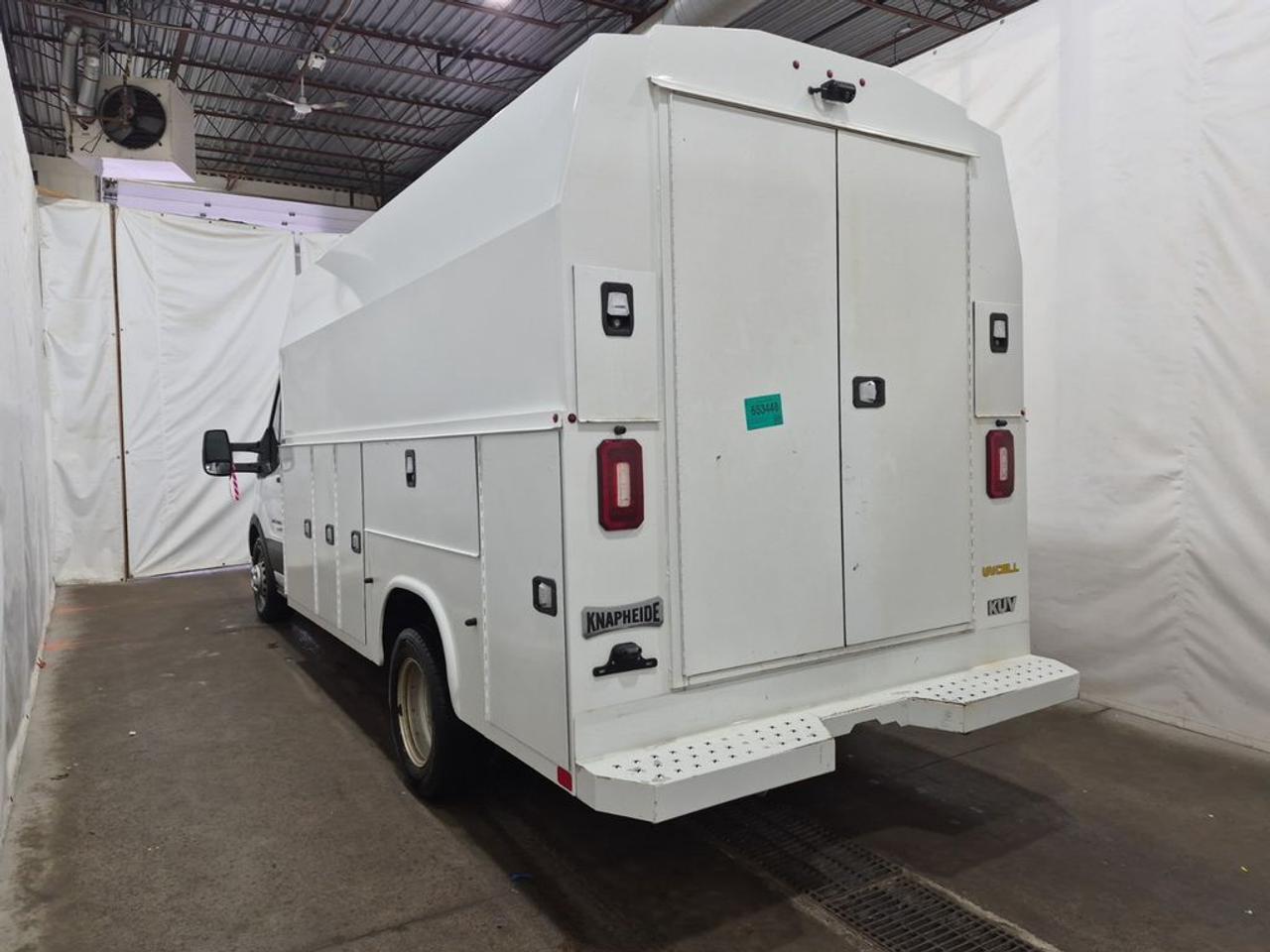 2023 Ford Transit Cutaway BASE Photo3