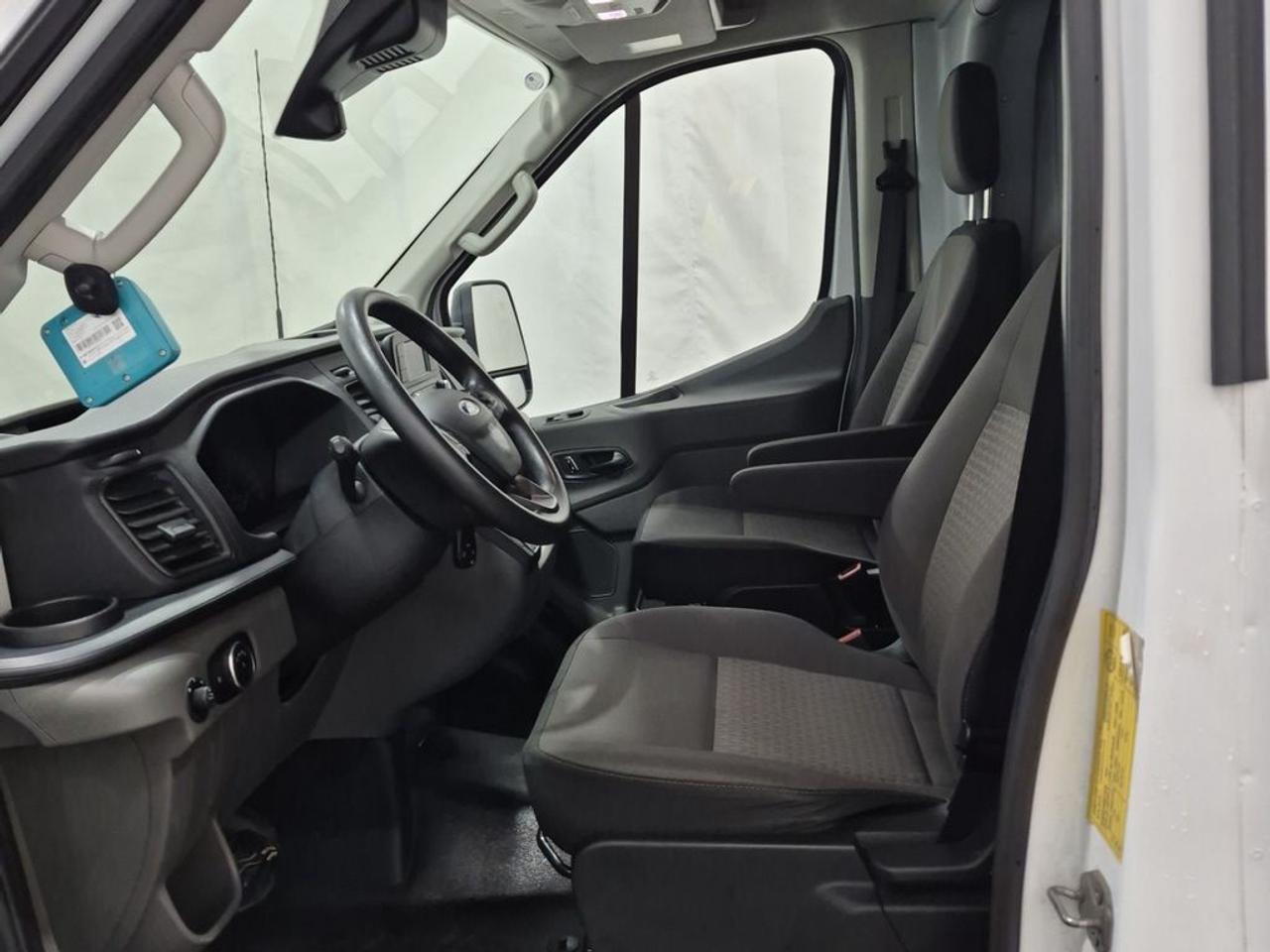 2023 Ford Transit Cutaway BASE Photo4