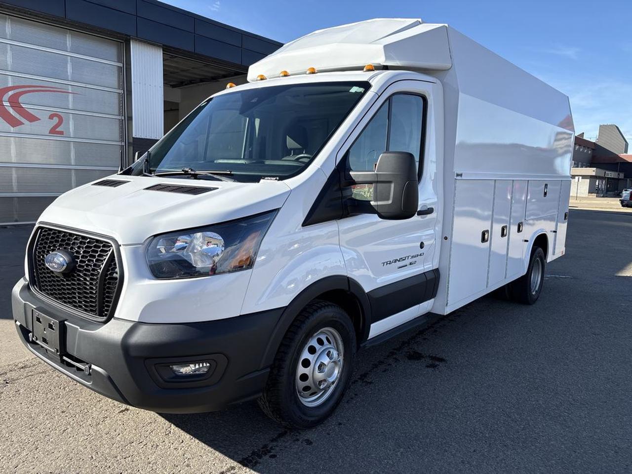 2023 Ford Transit Cutaway BASE Photo1