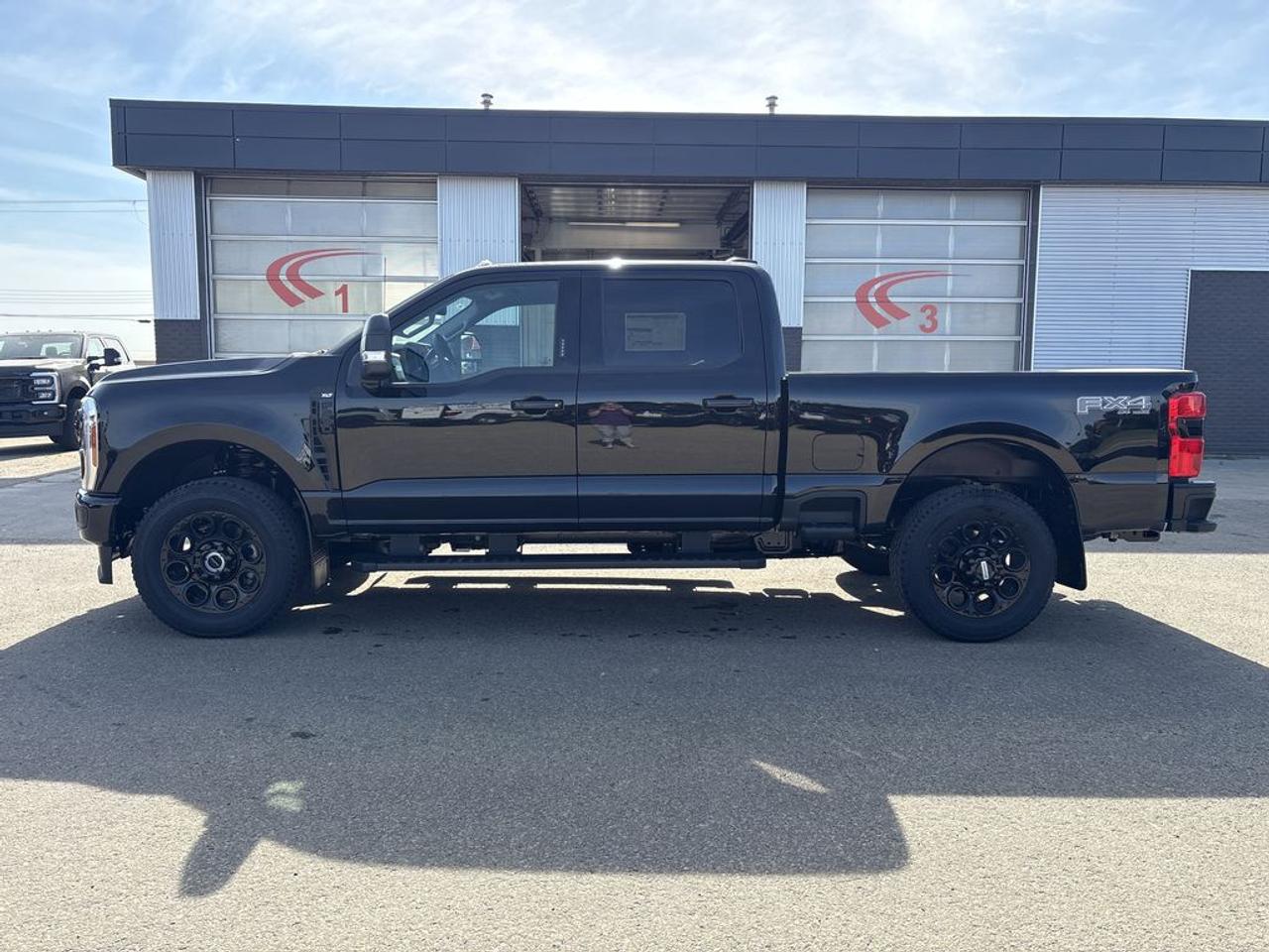 2027 Ford F-250 Super Duty SRW XLT 6.8' Box 603A Photo3