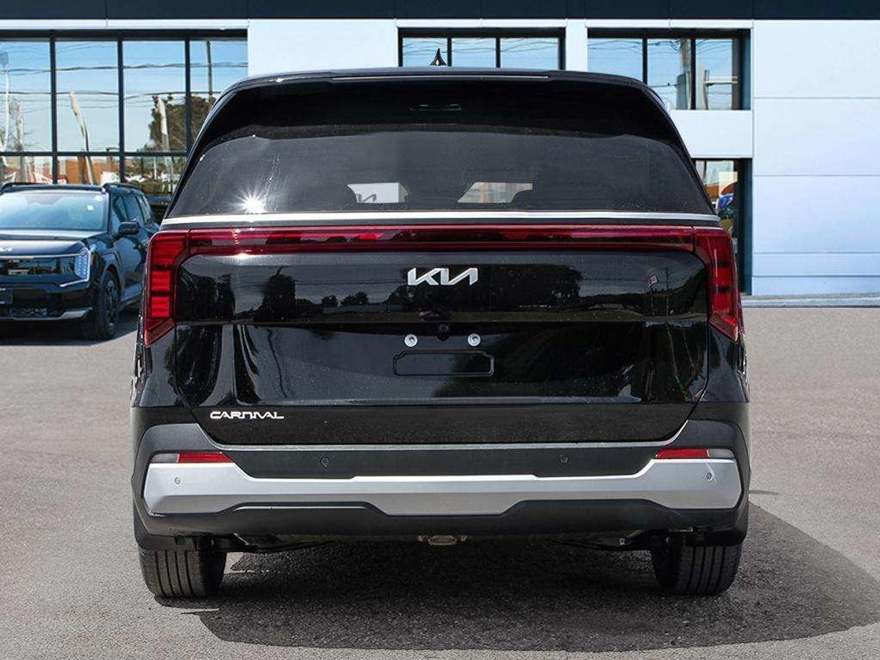 2026 Kia Carnival LX Photo4