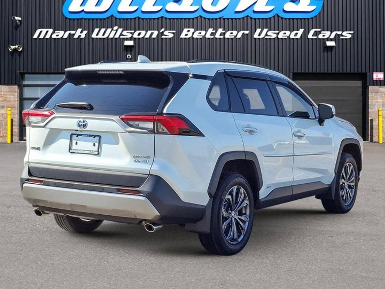 2023 Toyota RAV4 Hybrid Limited AWD | Leather | Sunroof | 360 Camera | JBL Audio | Cooled + Heated Seats | and More ! Photo4
