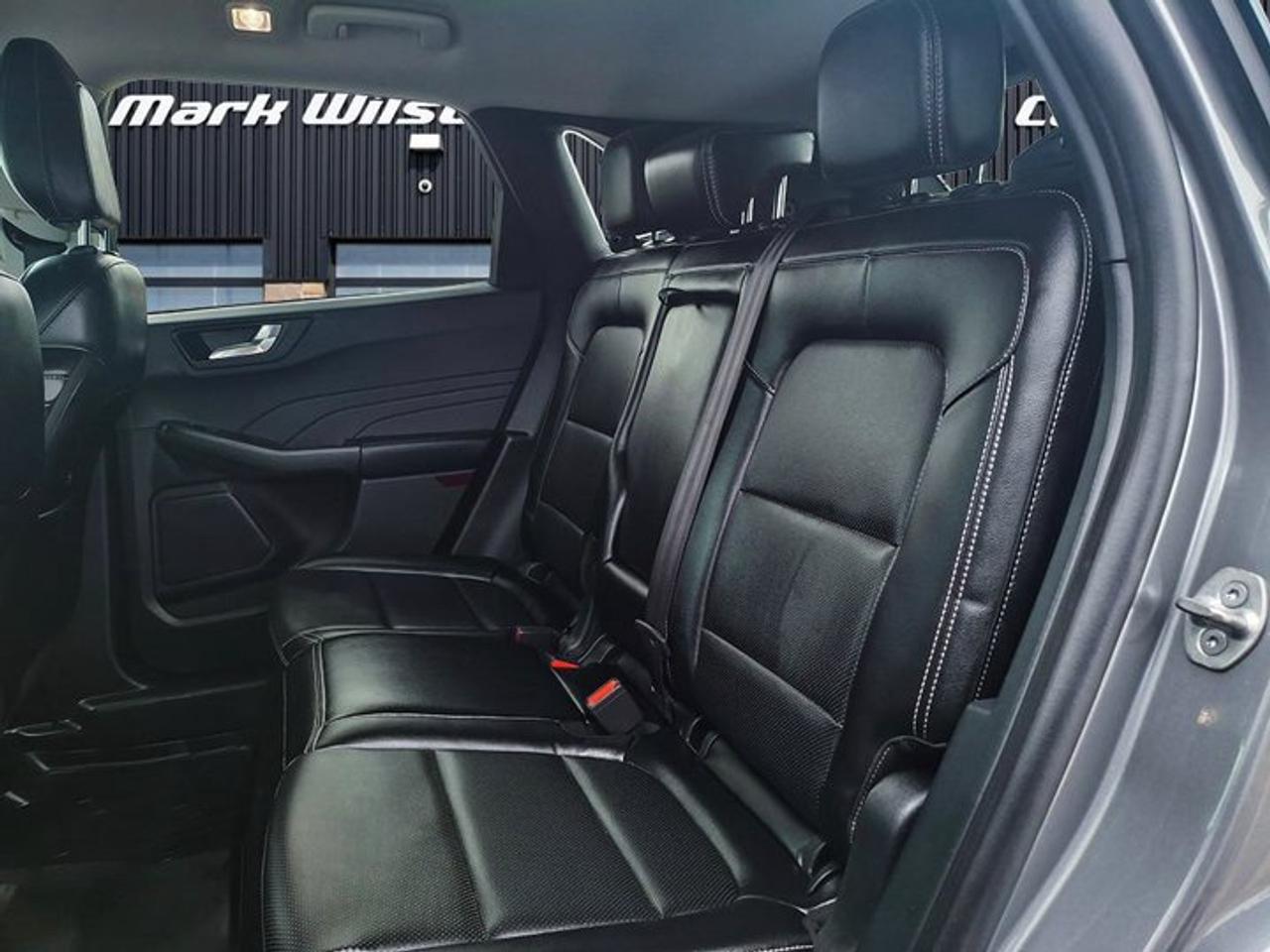 2022 Ford Escape Titanium AWD | Heated Seats + Steering | Remote Start | Co-Pilot 360 | Adaptive Cruise | and More ! Photo