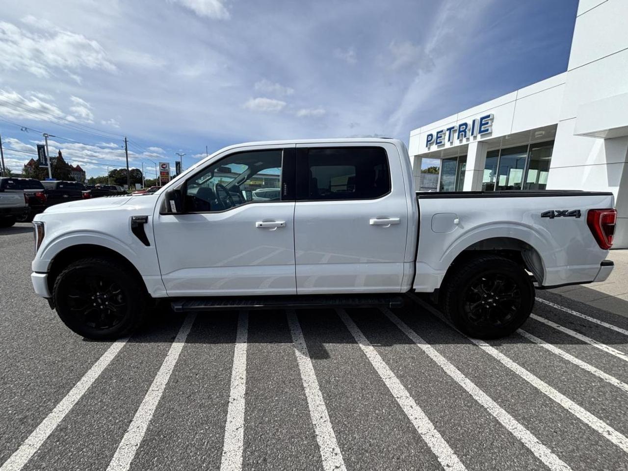 2023 Ford F-150 XLT Photo