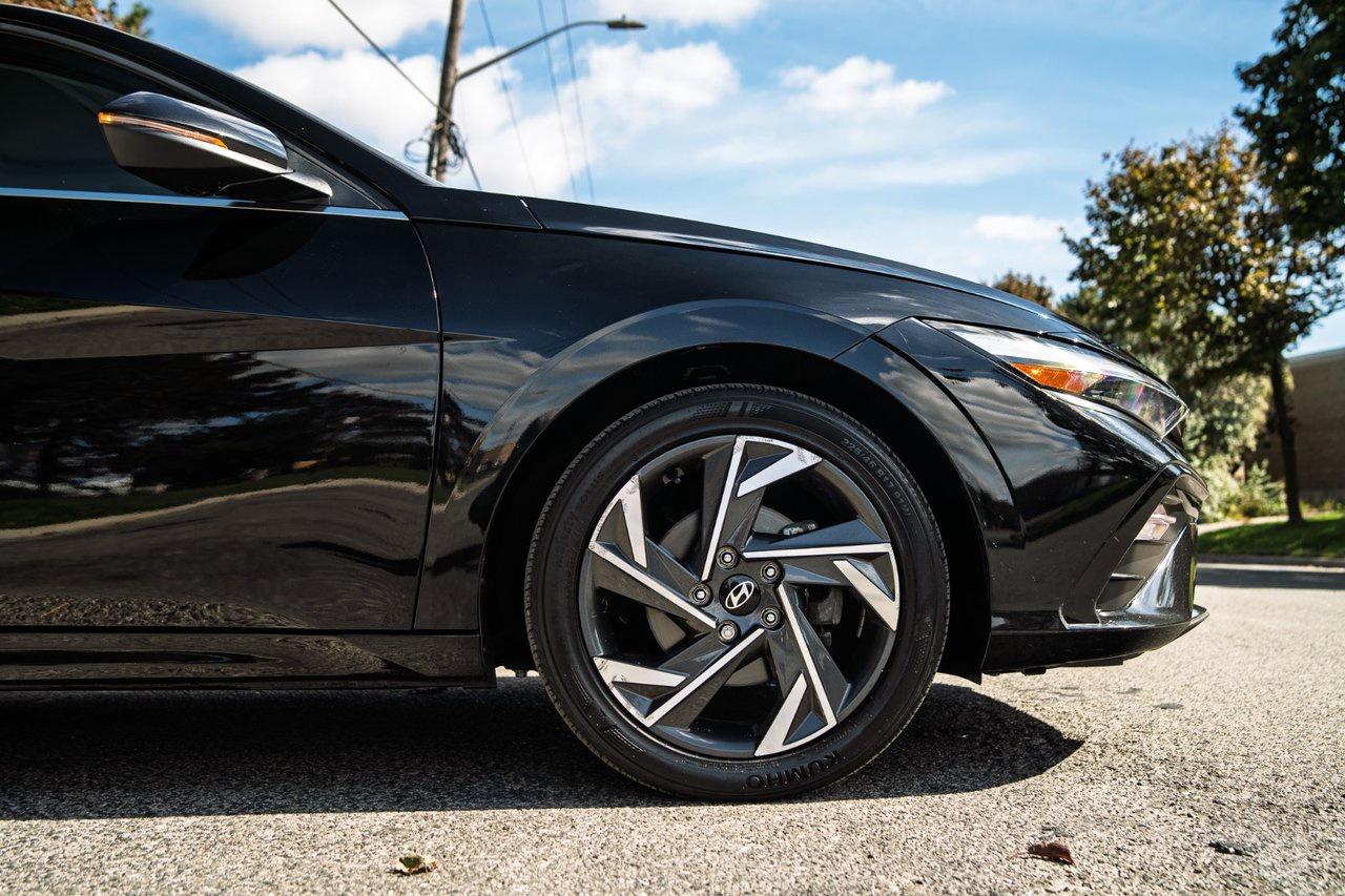 2024 Hyundai Elantra Luxury Photo