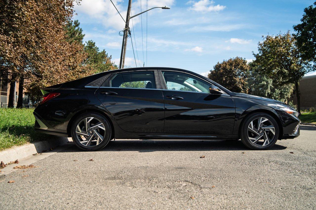 2024 Hyundai Elantra Luxury Photo