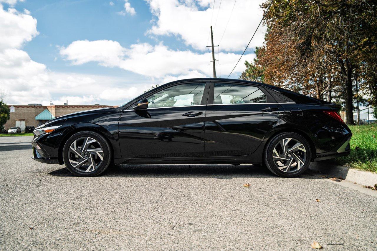 2024 Hyundai Elantra Luxury Photo
