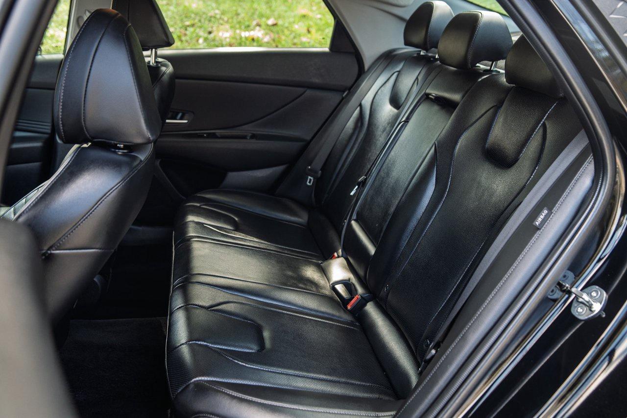 2024 Hyundai Elantra Luxury Photo