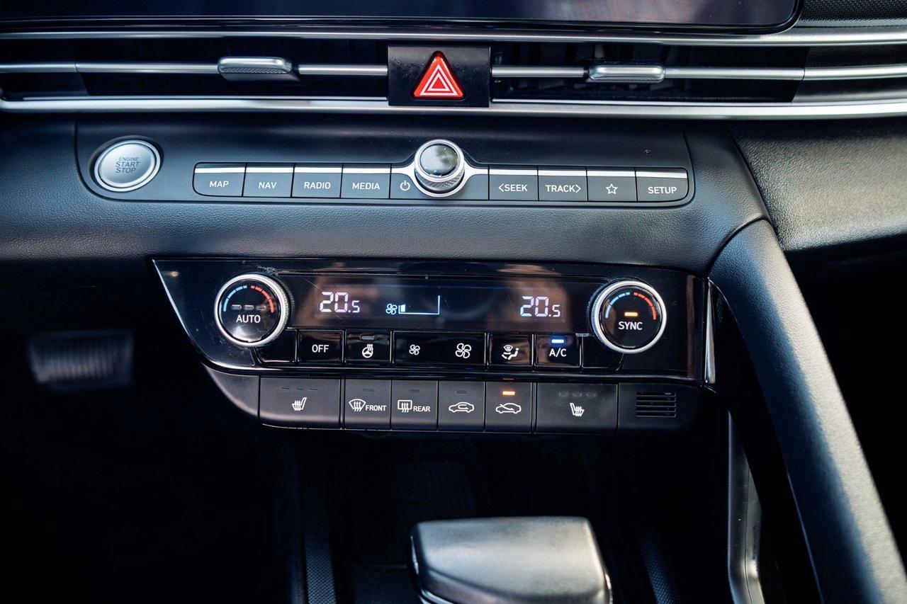 2024 Hyundai Elantra Luxury Photo