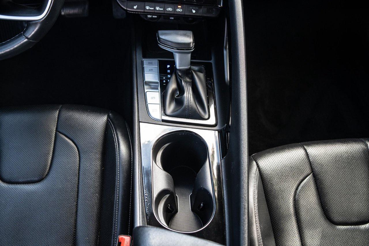 2024 Hyundai Elantra Luxury Photo