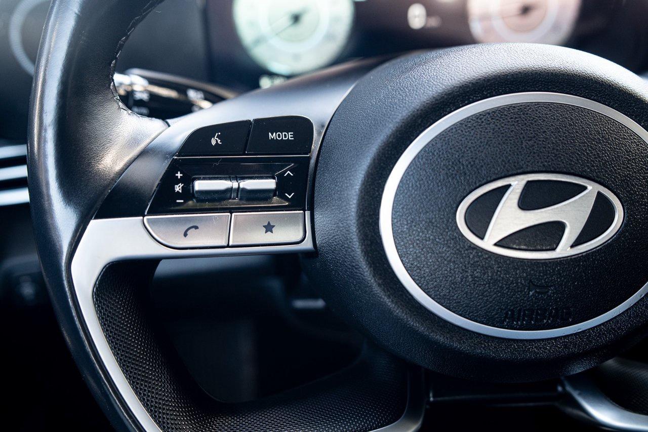 2024 Hyundai Elantra Luxury Photo