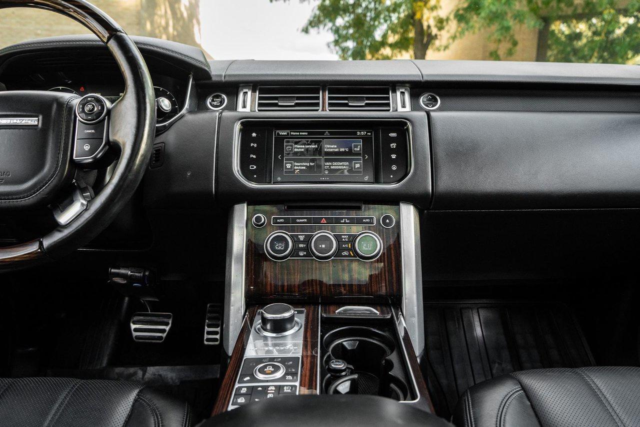 2016 Land Rover Range Rover SC Photo