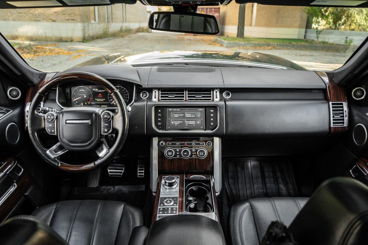 2016 Land Rover Range Rover SC Photo