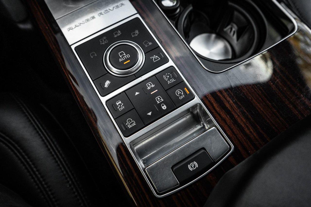 2016 Land Rover Range Rover SC Photo