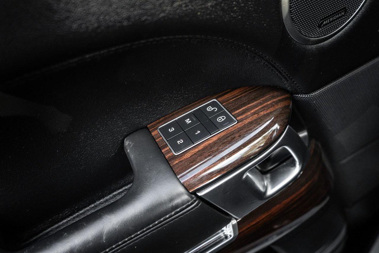 2016 Land Rover Range Rover SC Photo