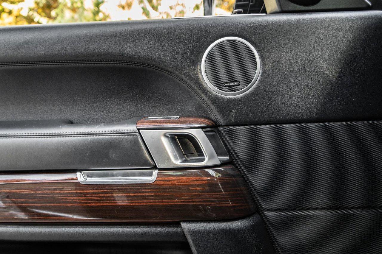 2016 Land Rover Range Rover SC Photo