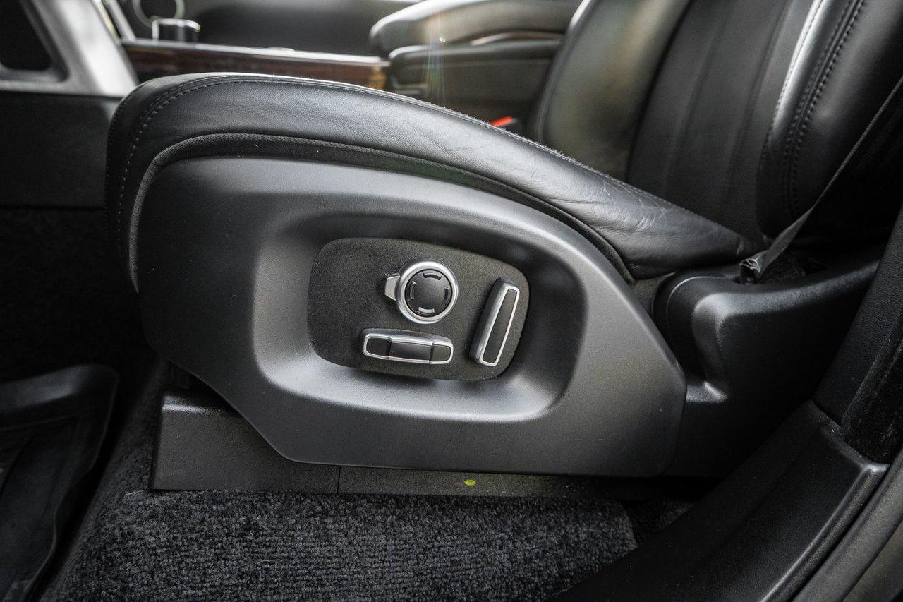 2016 Land Rover Range Rover SC Photo