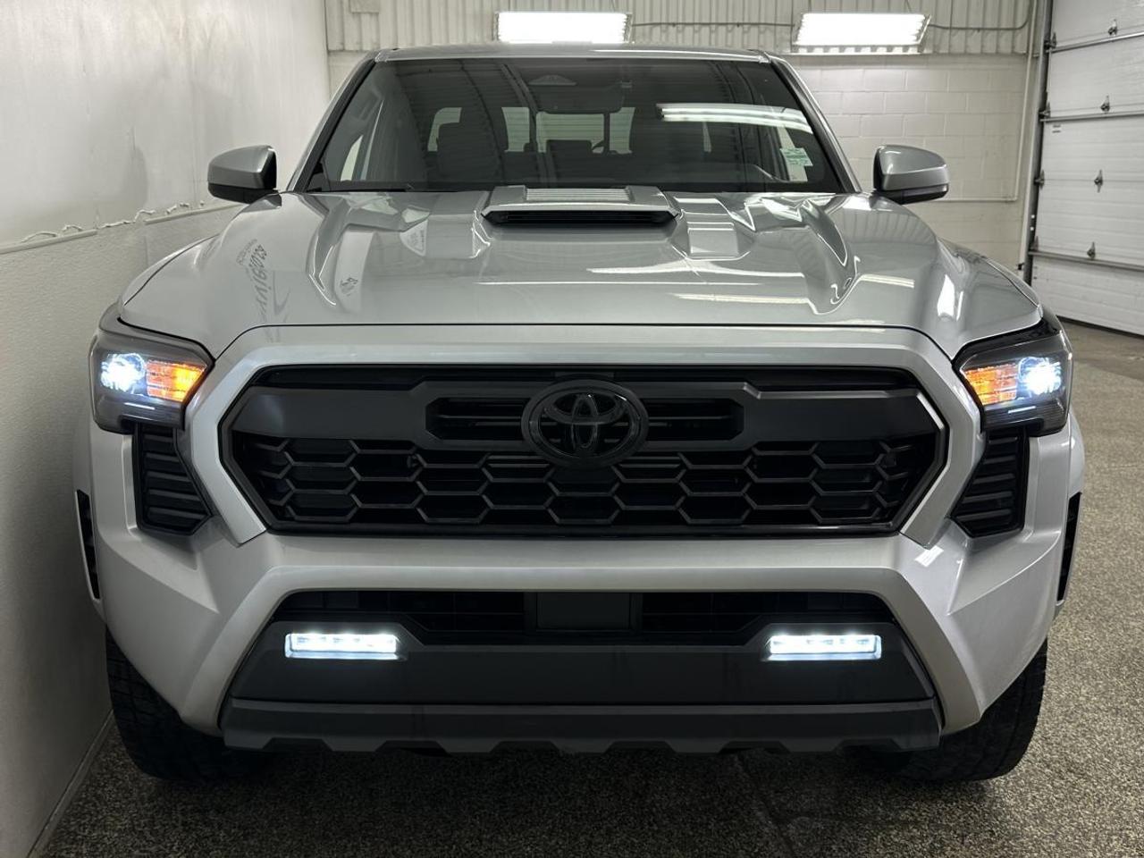2026 Toyota Tacoma TRD SPORT/CREW/4WD/OFF 1 OWNER TOYOTA LEASE! Photo