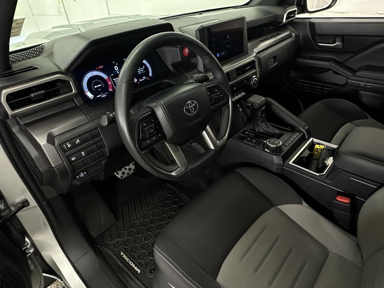 2026 Toyota Tacoma TRD SPORT/CREW/4WD/OFF 1 OWNER TOYOTA LEASE! Photo