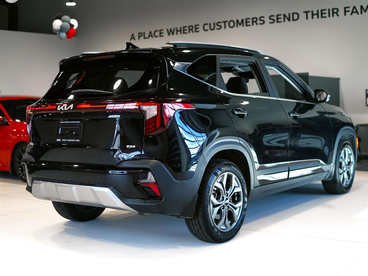 2025 Kia Seltos EX PREMIUM | AWD | LEATHER | ROOF | NO ACCIDENTS Photo