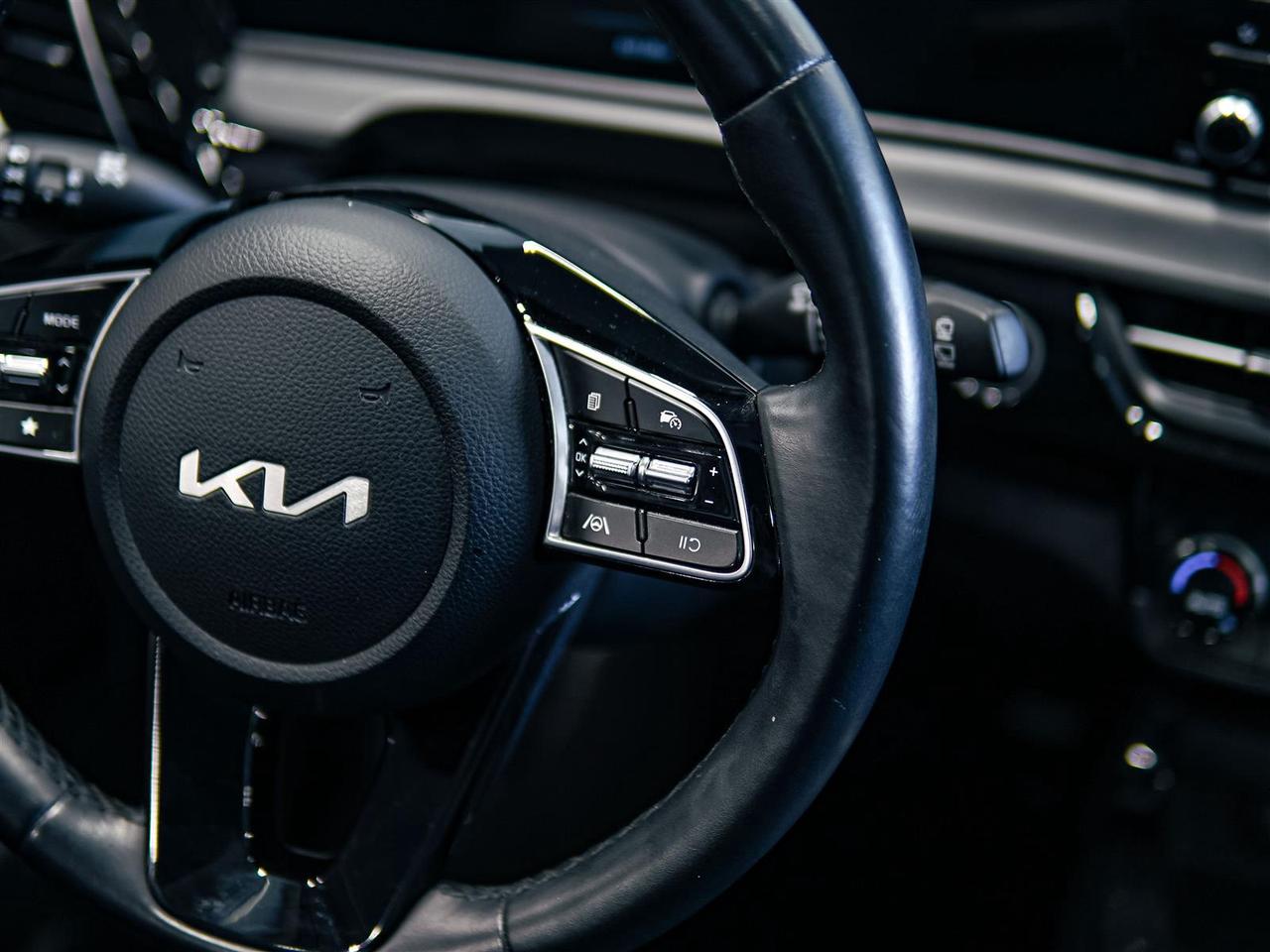 2025 Kia Seltos EX PREMIUM | AWD | LEATHER | ROOF | NO ACCIDENTS Photo