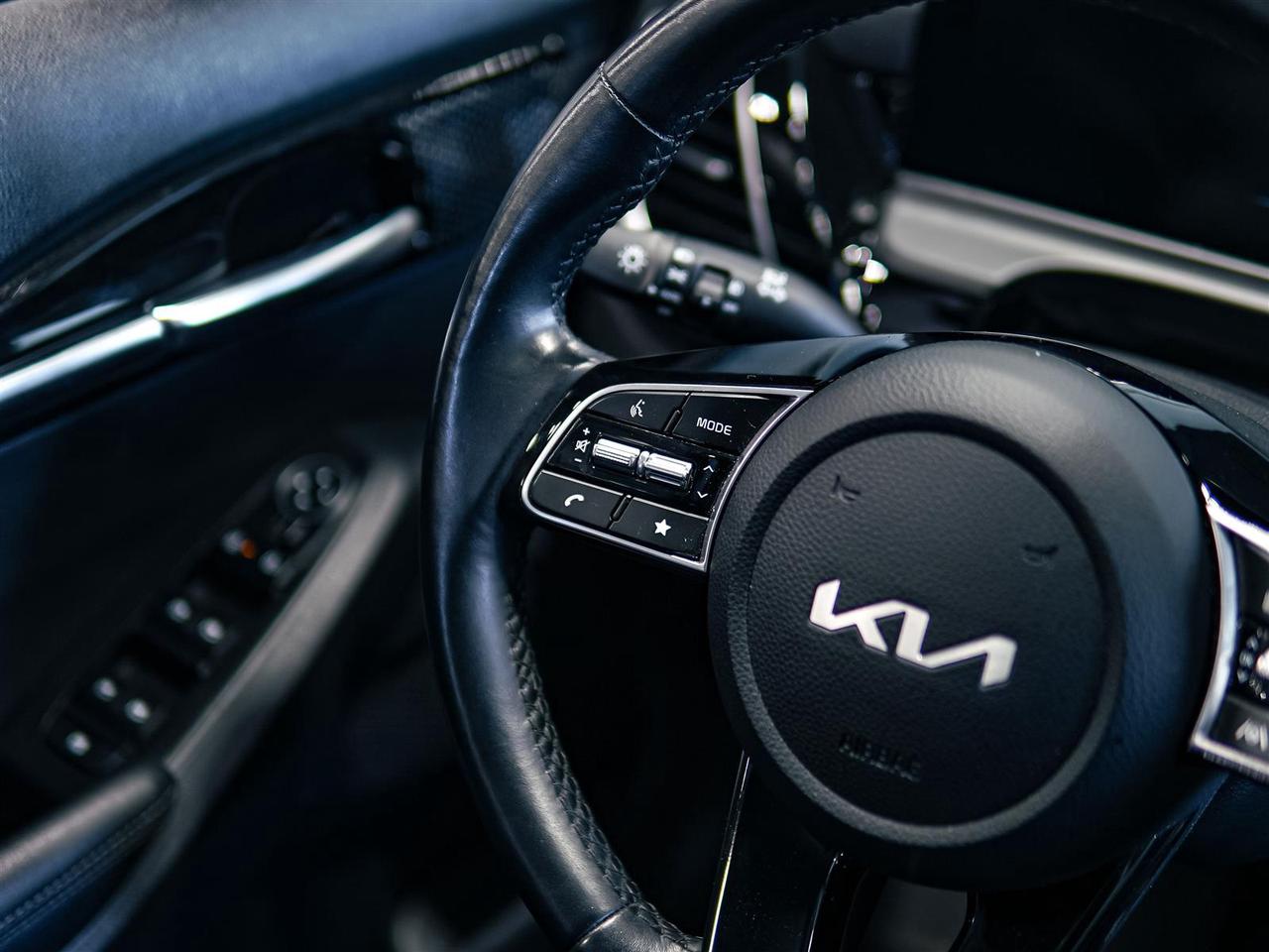 2025 Kia Seltos EX PREMIUM | AWD | LEATHER | ROOF | NO ACCIDENTS Photo