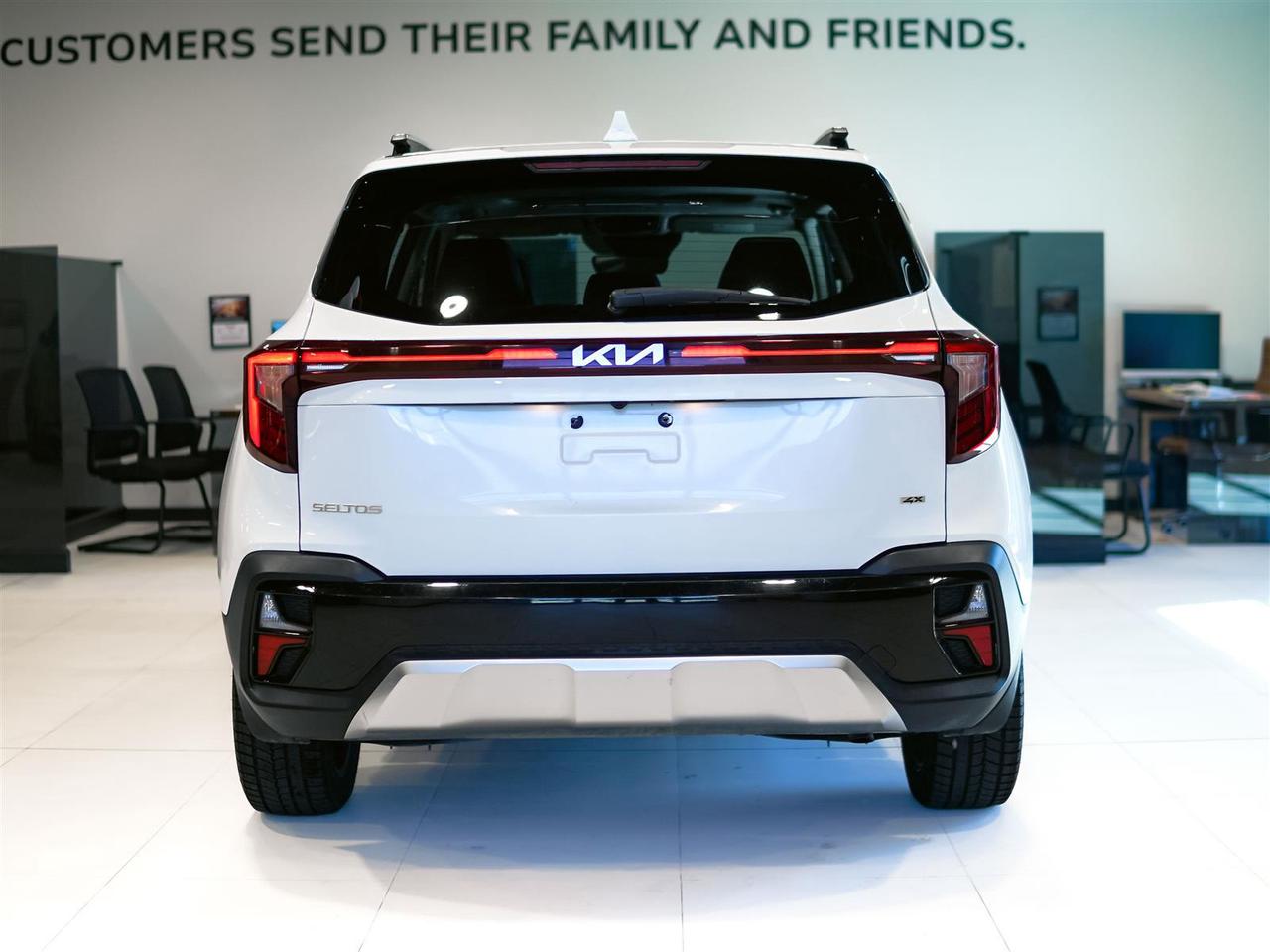 2025 Kia Seltos EX PREMIUM | AWD | LEATHER | ROOF | NO ACCIDENTS Photo