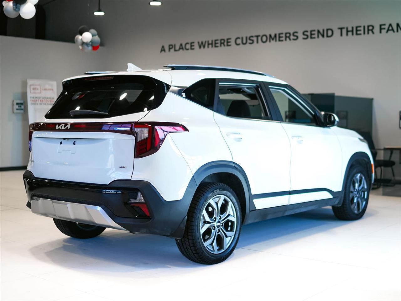 2025 Kia Seltos EX PREMIUM | AWD | LEATHER | ROOF | NO ACCIDENTS Photo