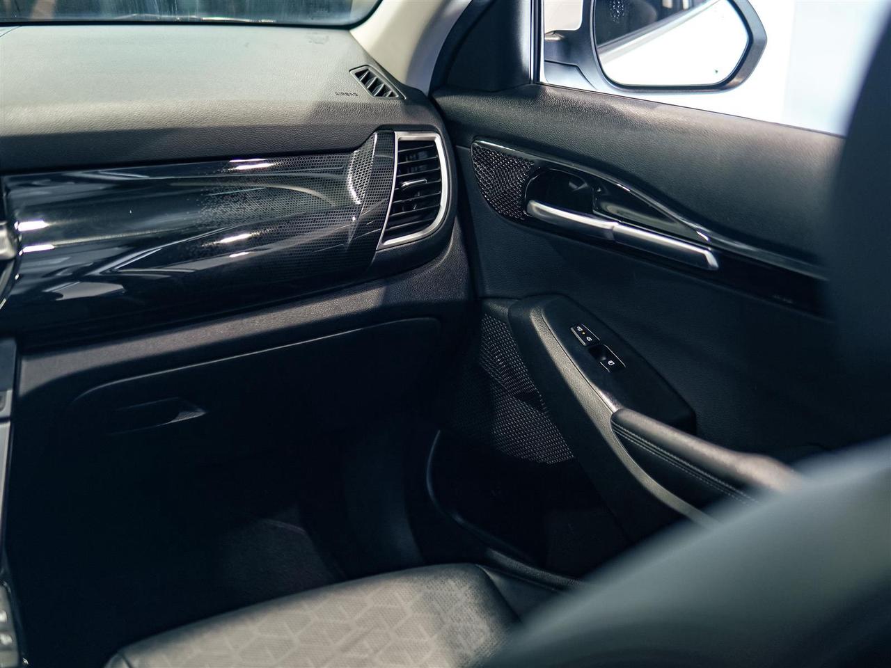 2025 Kia Seltos EX PREMIUM | AWD | LEATHER | ROOF | NO ACCIDENTS Photo