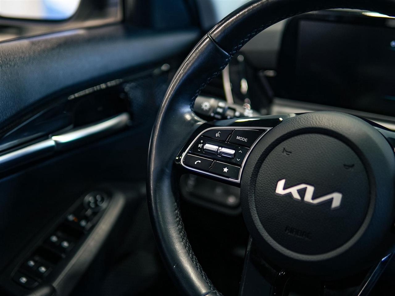 2025 Kia Seltos EX PREMIUM | AWD | LEATHER | ROOF | NO ACCIDENTS Photo