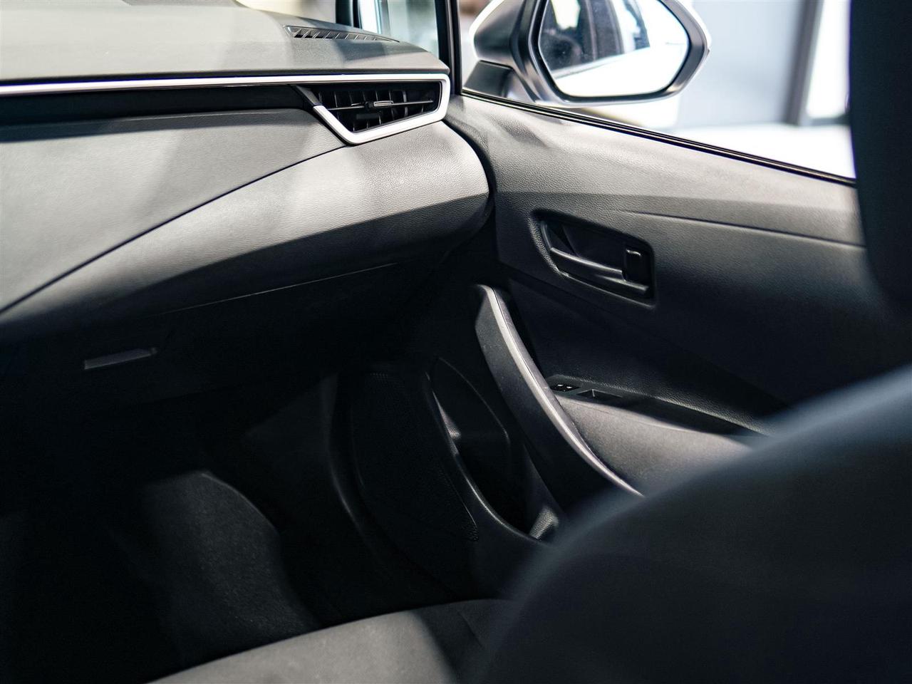 2025 Toyota Corolla LE | BLIND SPOT | APP CONNECT | NO ACCIDENTS Photo