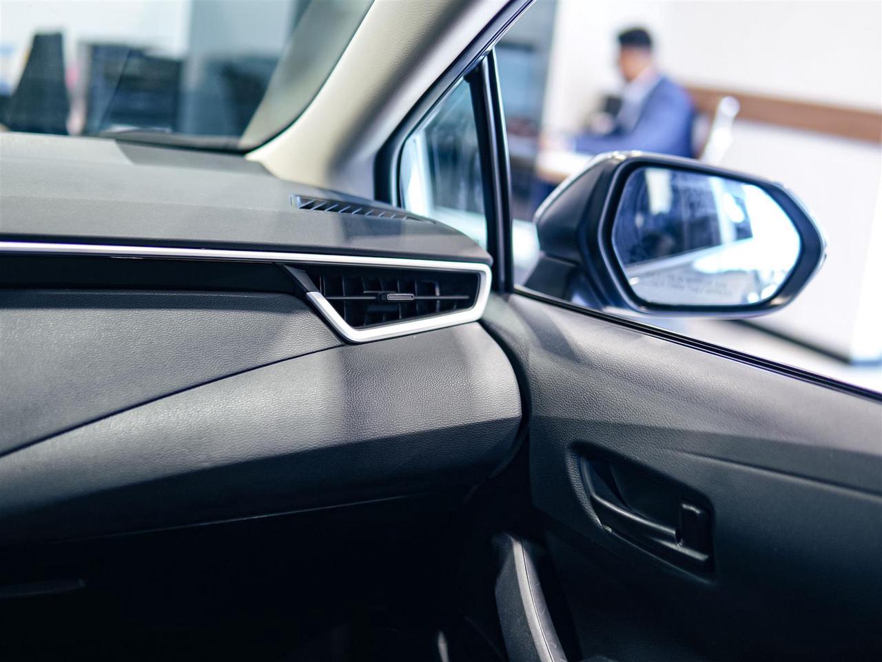 2025 Toyota Corolla LE | BLIND SPOT | APP CONNECT | NO ACCIDENTS Photo