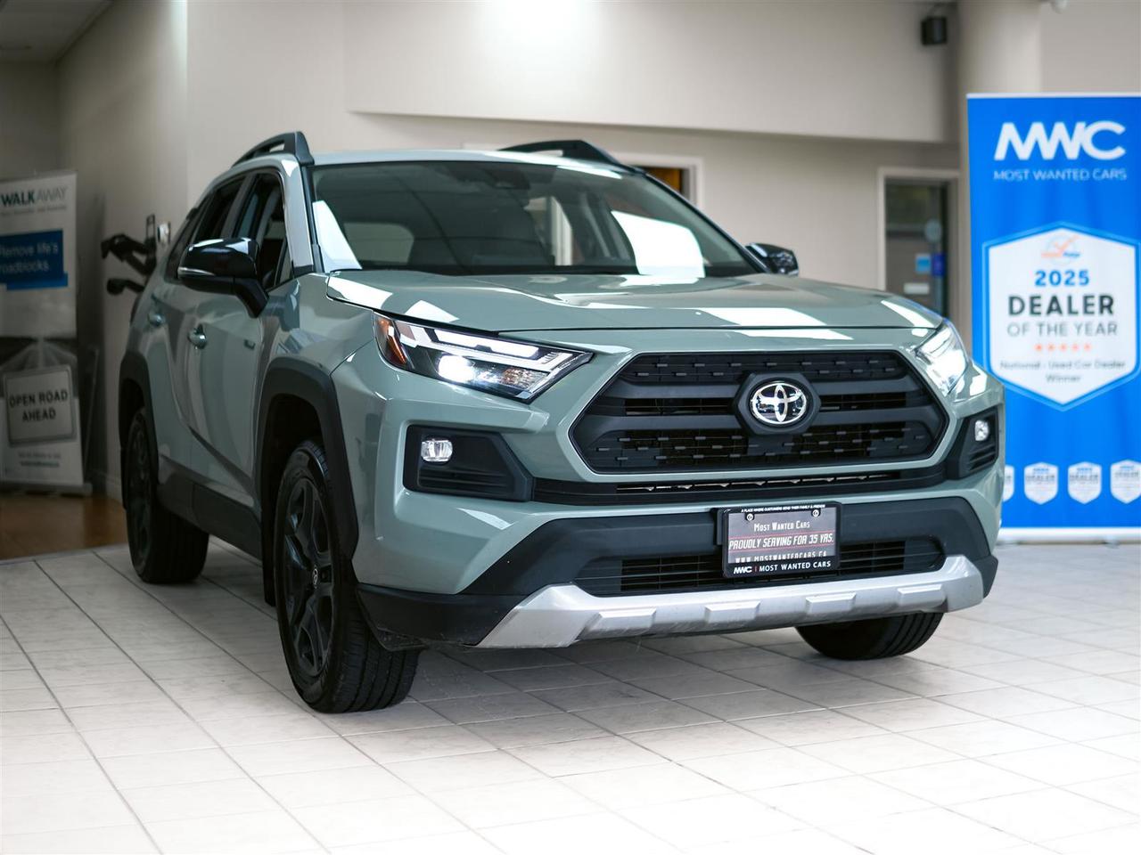 2023 Toyota RAV4 TRAIL AWD | LEATHER | ROOF | NO ACCIDENTS Photo3