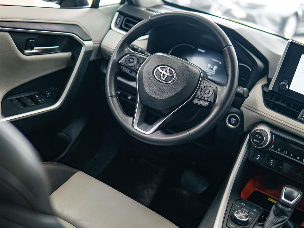 2023 Toyota RAV4 TRAIL AWD | LEATHER | ROOF | NO ACCIDENTS Photo