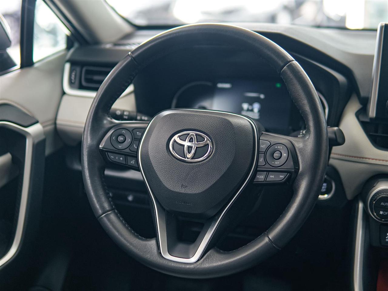 2023 Toyota RAV4 TRAIL AWD | LEATHER | ROOF | NO ACCIDENTS Photo