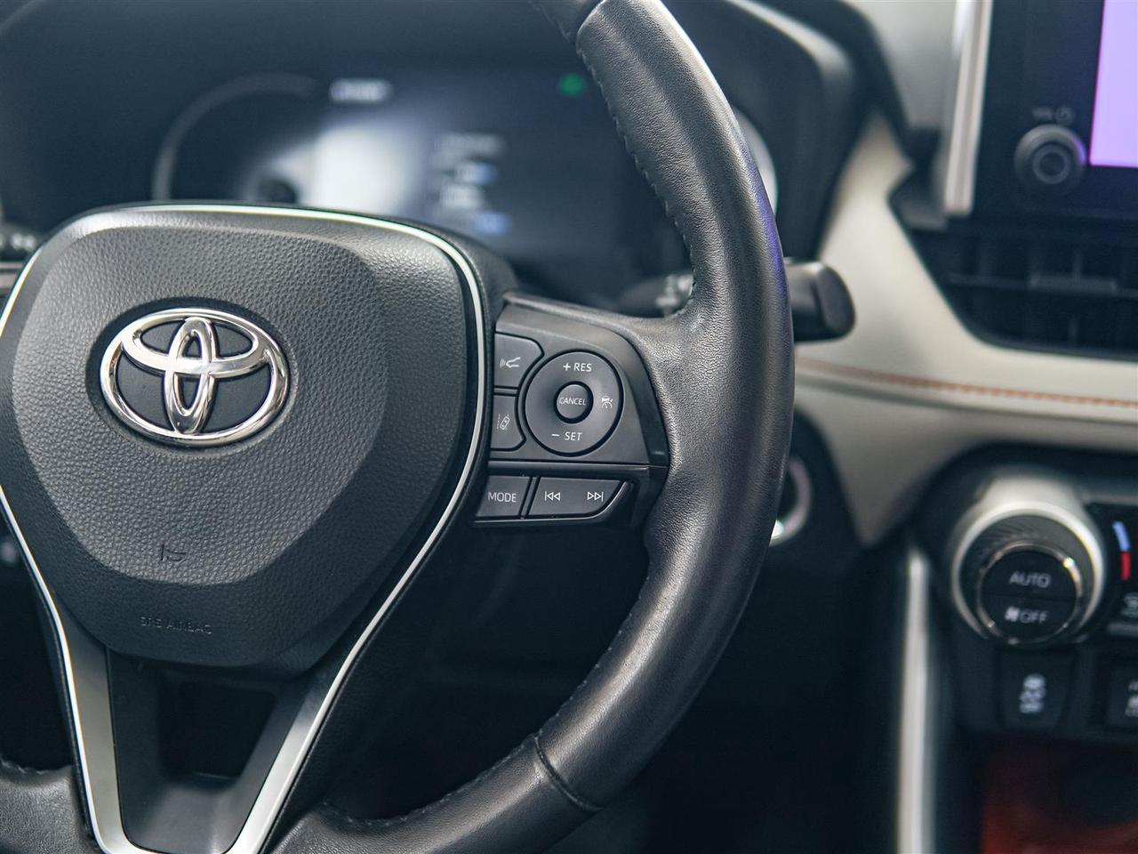 2023 Toyota RAV4 TRAIL AWD | LEATHER | ROOF | NO ACCIDENTS Photo