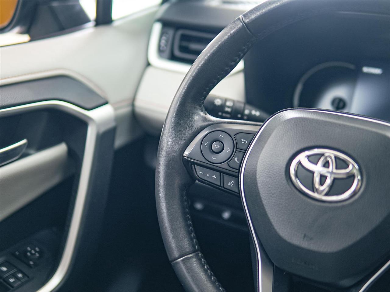 2023 Toyota RAV4 TRAIL AWD | LEATHER | ROOF | NO ACCIDENTS Photo