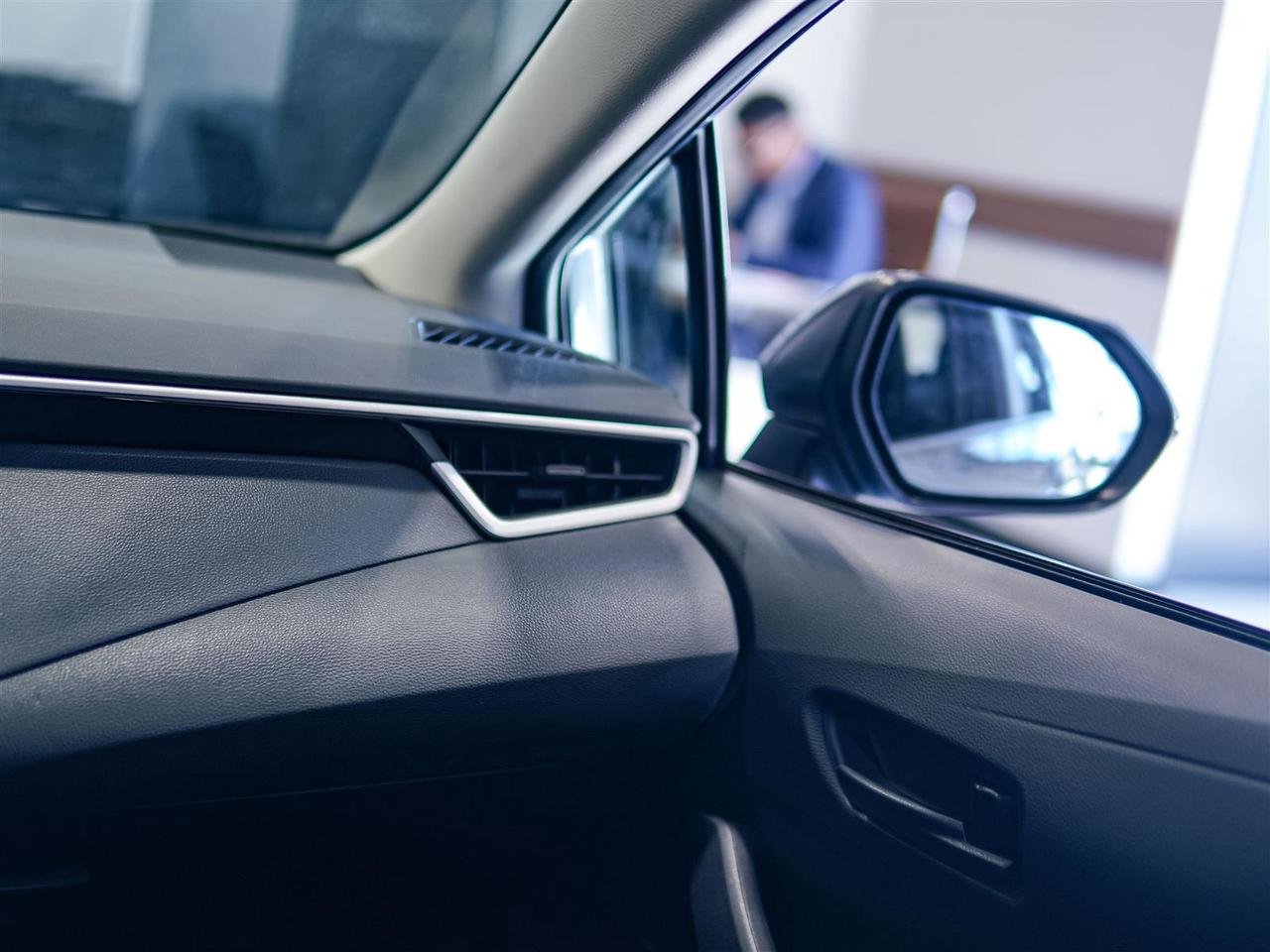 2025 Toyota Corolla LE | BLIND SPOT | HEATED SEATS | NO ACCIDENTS Photo