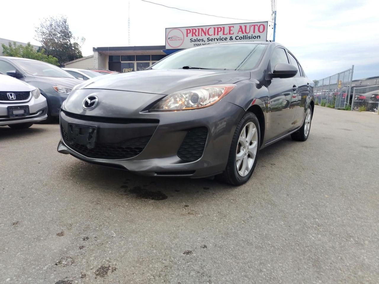 2013 Mazda MAZDA3 i Touring Photo0