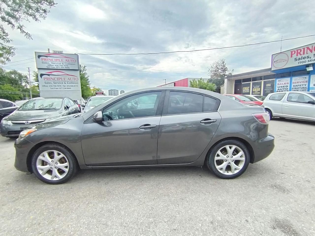 2013 Mazda MAZDA3 i Touring Photo5