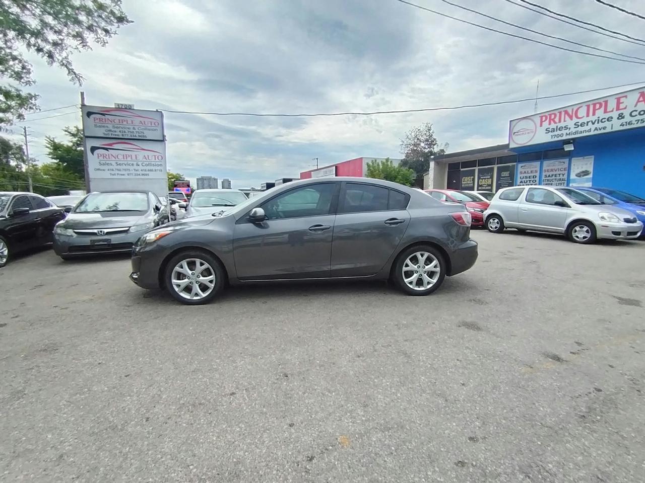 2013 Mazda MAZDA3 i Touring Photo