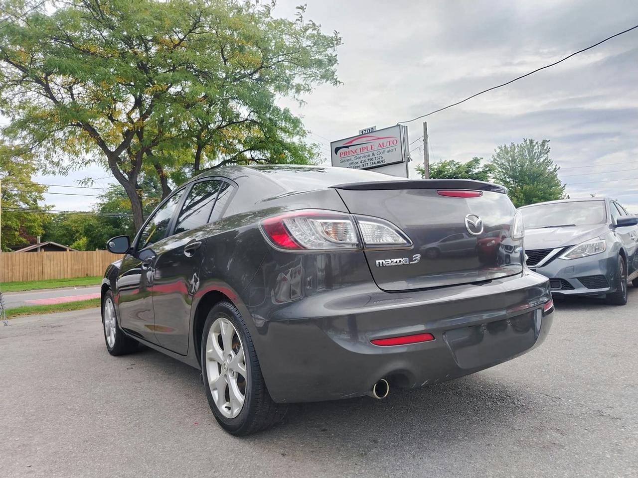2013 Mazda MAZDA3 i Touring Photo